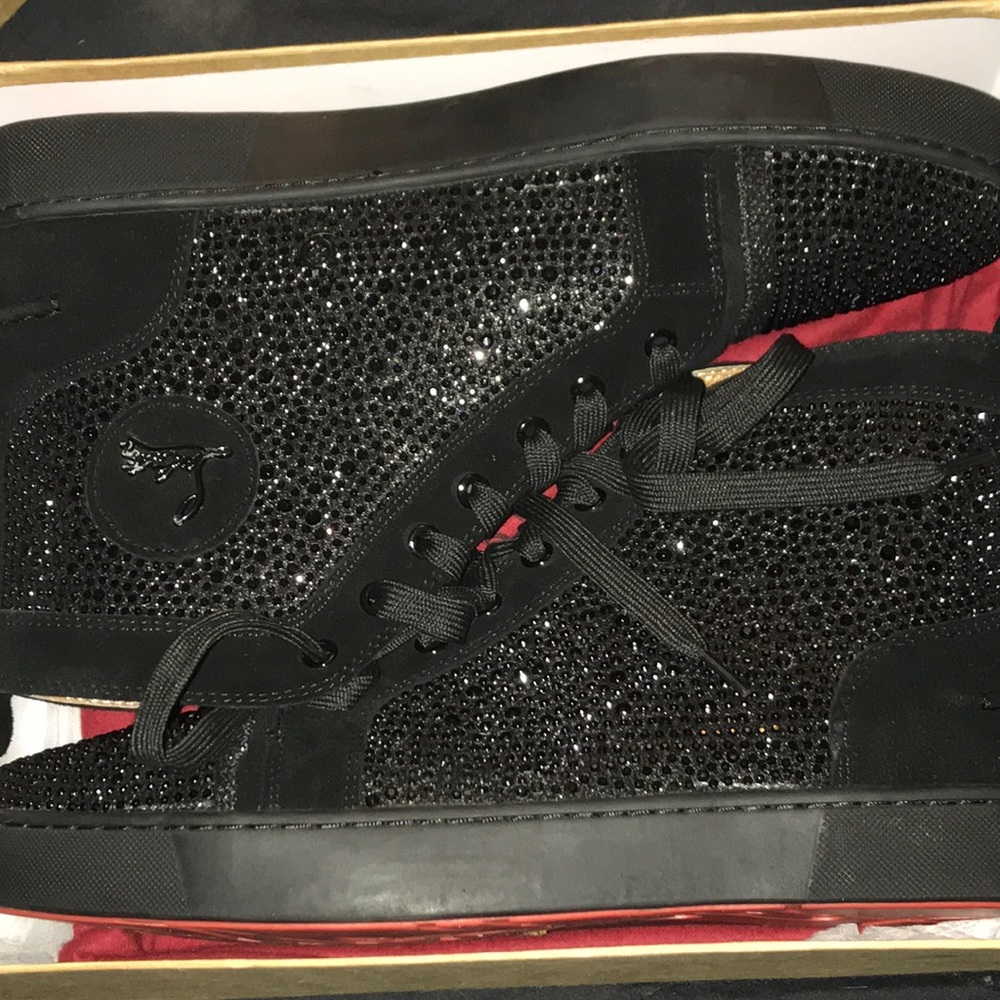Red bottoms never worn